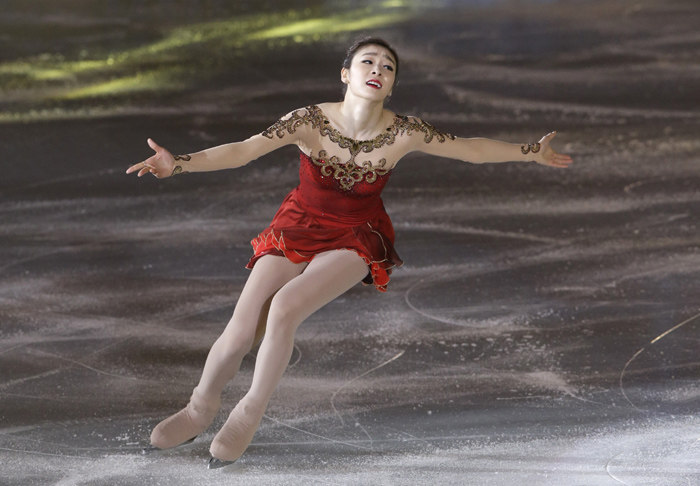 Figure skater Kim Yuna performs to “Nessun Dorma” from the opera “Turandot,” part of her final ice show on May 6. (photo: Yonhap News)