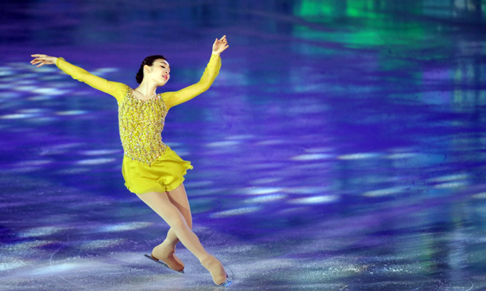 Kim Yuna dances to “Send in the Clowns,” the short program from her 2014 Sochi Winter Olympics performance, on May 6. (photo: Yonhap News)