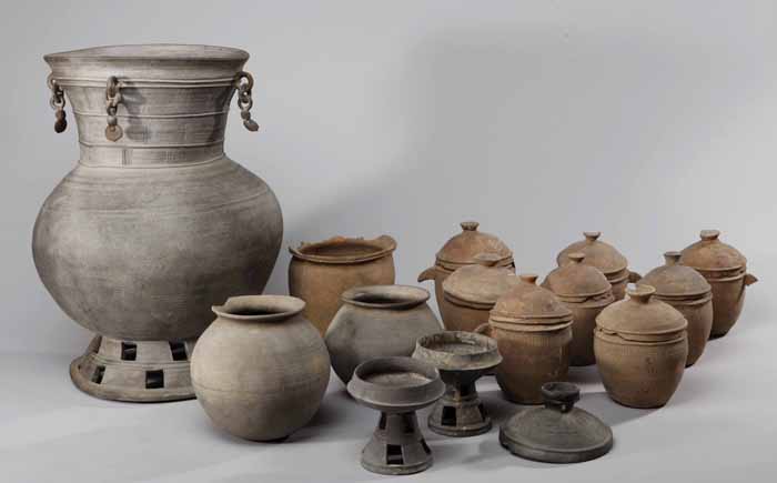 ‘The Ruler of Bisabeol, Trace Back in the Memory,’ an exhibition underway at the Gimhae National Museum, has on display a range of earthenware from Bisabeol, the ancient name for Changnyeong-gun in northern Gyeongsangnam-do. 