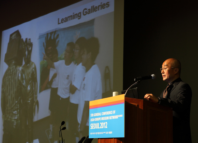 Michael Koh gives a keynote speech at the fifth General Conference of ASEMUS at the National Museum of Korea in Yongsan, central Seoul, on September 13 (photo courtesy of National Museum of Korea).