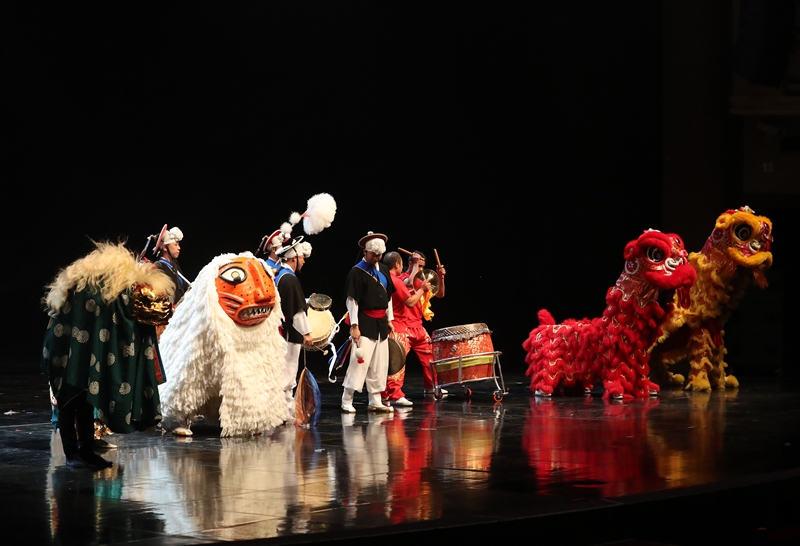 The performance "East Asian Cultural City" on Aug. 29 is held at Incheon Culture & Arts Center with performers from Japan, Korea and China. (Yonhap News)