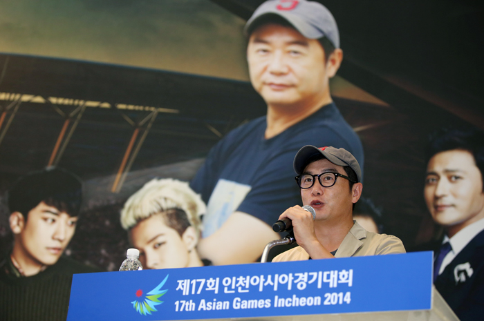 Director Jang Jin talks about overall preparations for the opening and closing ceremonies of the Incheon Asian Games 2014.