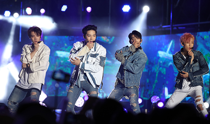 GOT7 wows the audience with their powerful group dance during the opening ceremony for the Korea Sale Festa on Sept. 30.