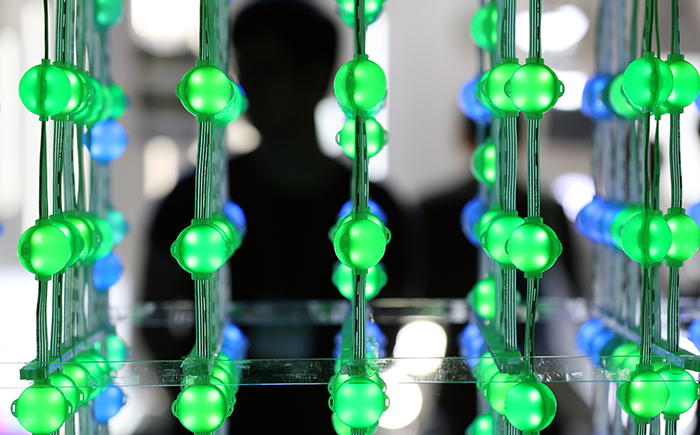 LEDs and OLEDs of various shapes and sizes are on display at the International LED & OLED EXPO 2014. (photos: Jeon Han)
