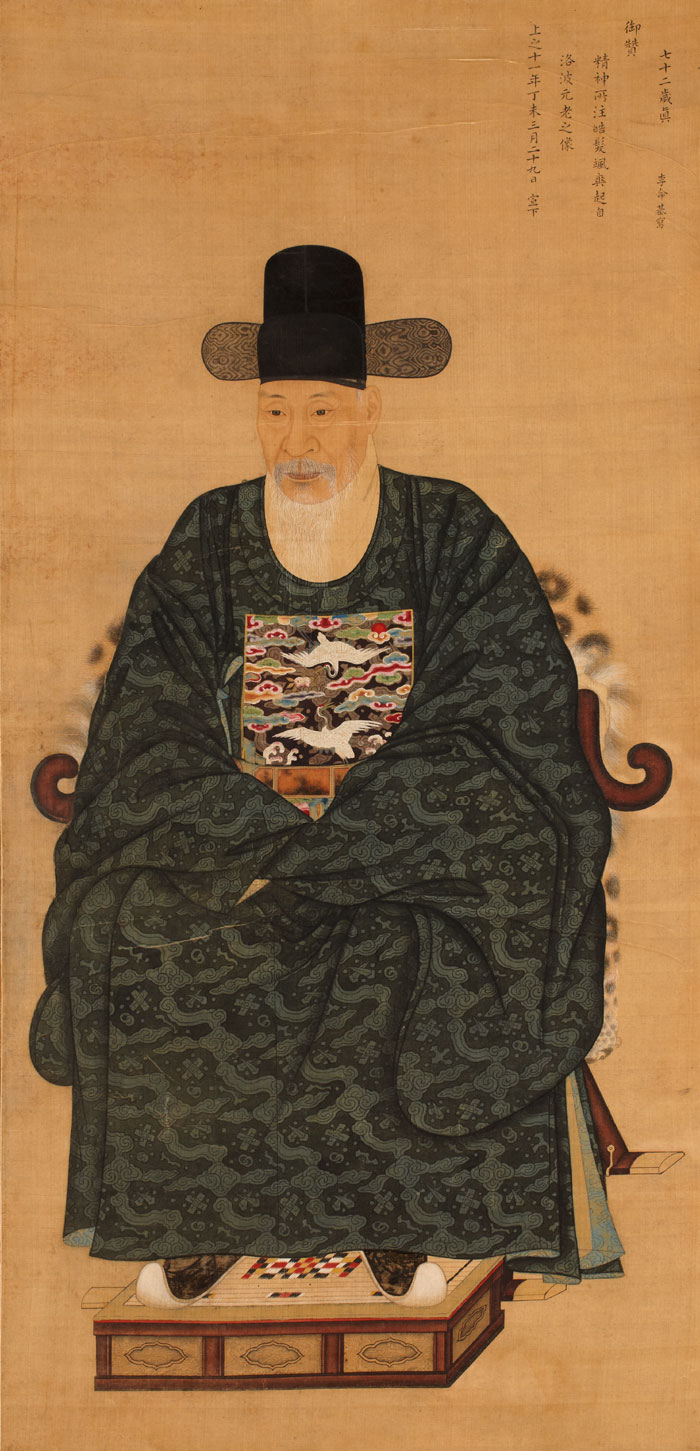 Portrait of Kim Chi-in, painted by court painter Yi Myeong-gi in 1787, ink and color on silk. King Jeongjo praised the painting in the top right corner. 