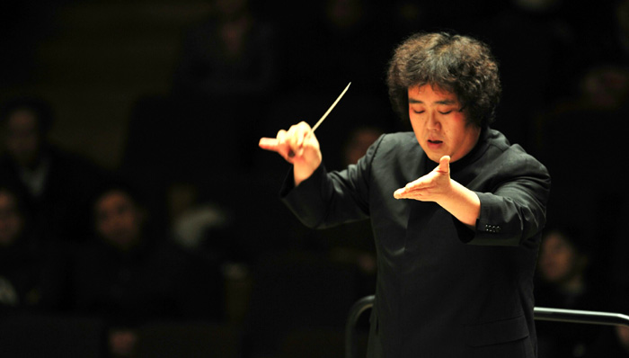 Lee Young-chil is set to conduct the National Philharmonic of Russia. (photos courtesy of MENOMUSIC)