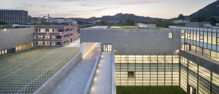 The Seoul branch of the National Museum of Modern and Contemporary Art offers easy access to art for people in the heart of the capital city.