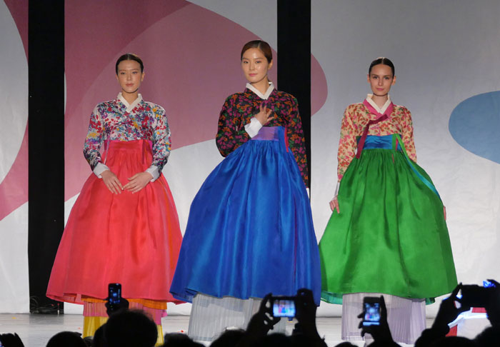 A Hanbok fashion show of traditional Korean attire is held on June 22 on the eve of Korea Day. The theme was traditional weddings.
