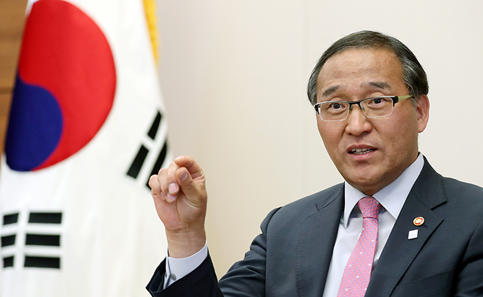 "The government has been working hard on innovation in the public administrative service for more than 20 years. This makes many countries take an interest in cooperating with Korea in terms of administrative innovation," Minister Hong says.
