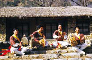 Samullori is a percussion ensemble for four different instruments: kkwaenggwari (small metal gong), jing (large metal gong), janggu (hourglass-shaped drum), and buk (barrel drum).