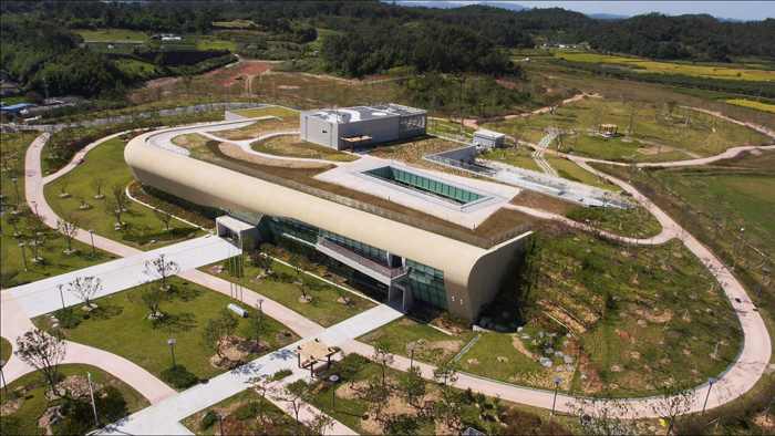 The Naju National Museum opens on November 22. It will be the 12th national museum in Korea. (photos courtesy of the Naju National Museum)