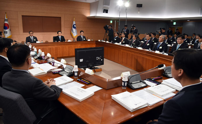 Seven government ministries announced their annual policy plans at a policy briefing session that focused on public safety and law and order, in Seoul on Jan. 11.