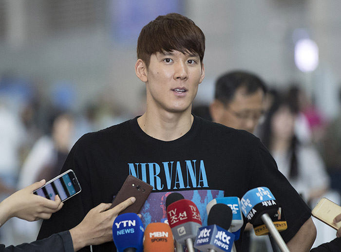 South Korean swimmer Park Tae-hwan speaks to reporters at Incheon International Airport on July 17, 2016. (Yonhap)