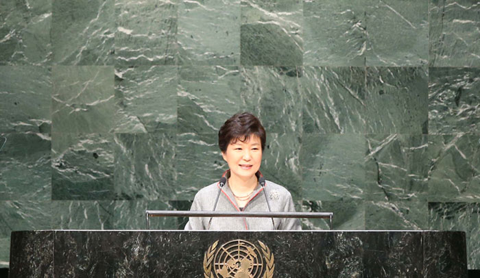 President Park Geun-hye delivers the keynote speech during the general debate session of the 69th U.N. General Assembly at U.N. headquarters in New York on September 24. (photo: Yonhap News)