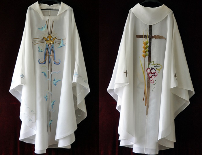 1Pope Francis has special robes to where while in Korea. He will wear the robe on the left when he celebrates Mass on the Solemnity of the Assumption at the World Cup Stadium in Daejeon on August 15. He will wear the robe on the right when he celebrates the closing Mass on the last day of the sixth Asian Youth Day at the Haemi Fortress in Chungcheongnam-do on August 17. (photo courtesy of the Preparatory Committee for the Visitation of the Holy Father)