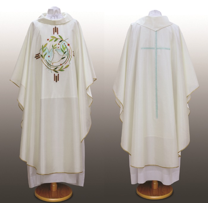 The robe to be worn by Pope Francis when he celebrates a Mass for Peace and Reconciliation at Myeongdong Cathedral in Seoul on August 18. (photo courtesy of the Preparatory Committee for the Visitation of the Holy Father)