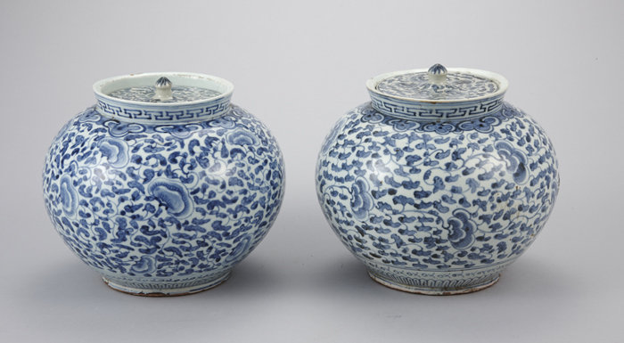 A pair of pots from the 19th century Joseon Dynasty. 