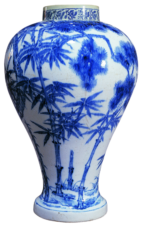 A pot with pine trees and bamboo is the oldest blue-and-white porcelain vase known to exist. It dates from 1489, during the Joseon Dynasty. 