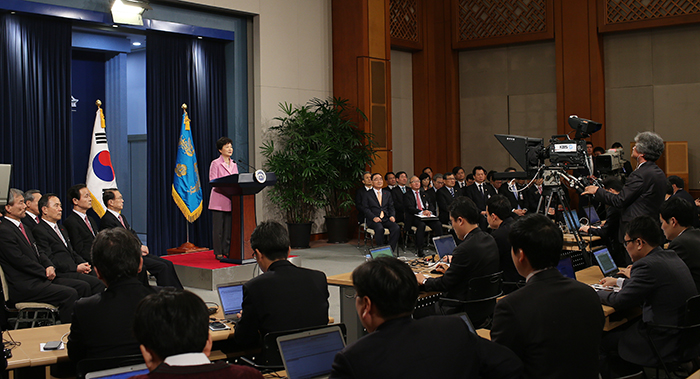 President Park Geun-hye proposes her policy directions for the new year during the official New Year’s annual press conference at Cheong Wa Dae on January 6. (Photos: Cheong Wa Dae) 