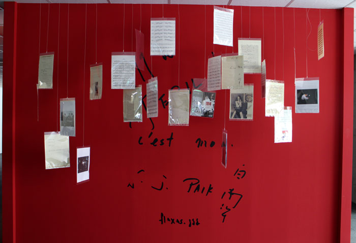 The 'Rheinland, my artistic Heimat' exhibition puts on display autographed letters exchanged between Paik and his colleagues, as well as newspapers, photos, video footage and audio recordings about the famous video artist. (photo courtesy of MMCA)