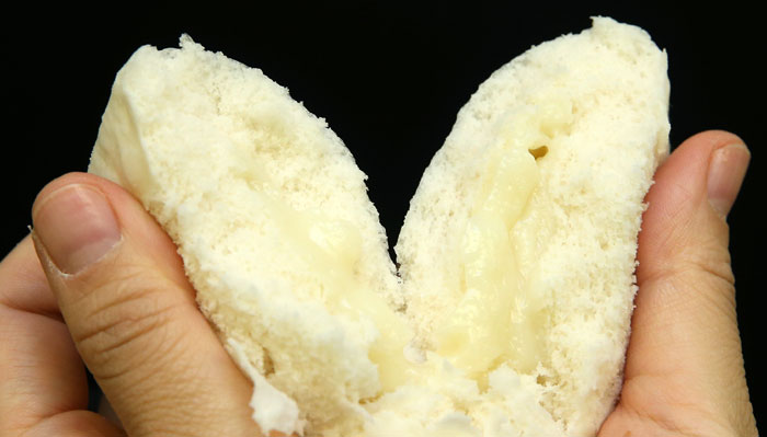 Milk-flavored Hopang has a soft white cream on the inside made from condensed milk. 