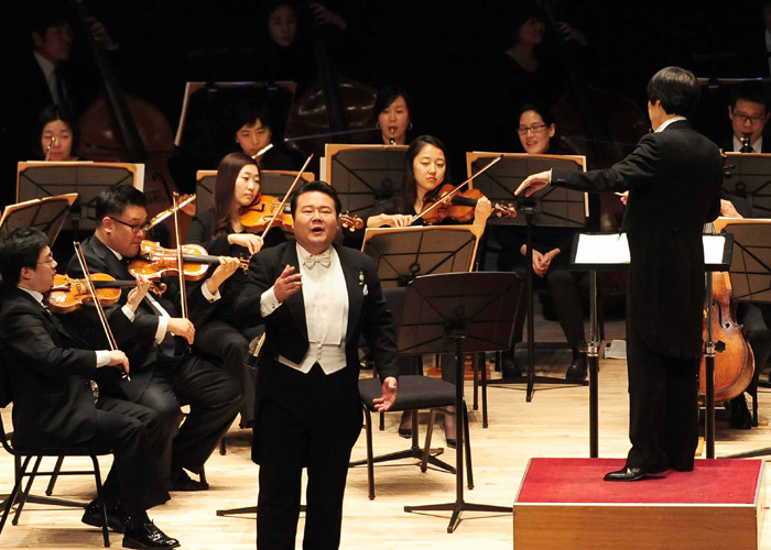 Tenor Jin Sung-won of the Korea National Opera sings 