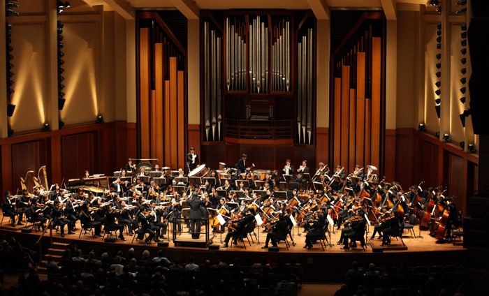 The Seoul Philharmonic Orchestra performs under the baton of conductor Chung Myung-whun. (photos courtesy of the Seoul Philharmonic Orchestra)