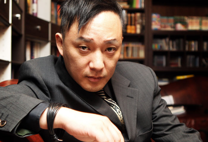 Singer and song writer Shin Hae-chul passed away on October 27 at the age of 46. Shin was planning to launch a new album and hold a series of concerts this December. (photo: Yonhap News)