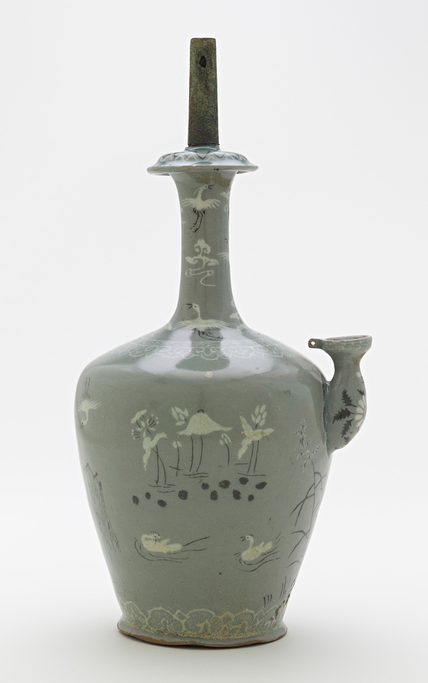  Water bottle (kundika or jeongbyeong), late 12th century to 13th century. 