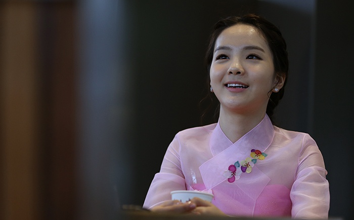 Gugak star Song So-hee says that she cannot imagine her life without classical Korean music. (photo: Jeon Han)