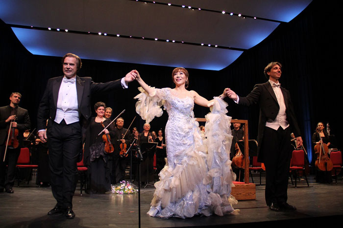 Soprano Sumi Jo (center) poses for a photo with baritone Jean-Francois Lapointe (left) and conductor Jean-Michel Malouf of the Orchestra de Chambre I Musici de Montreal during a concert on November 26 at the National Arts Center in Ottawa, Canada.