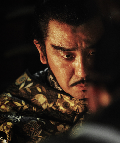Actor Ryu Seung-ryong stars in “The Admiral: Roaring Currents” as the cold-hearted Japanese samurai Jurushima. (photos courtesy of CJ Entertainment)