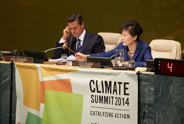 President Park Geun-hye (right) and Mexican President Enrique Peña Nieto co-chair the meeting of the U.N. Climate Summit 2014 at U.N. headquarters in New York.