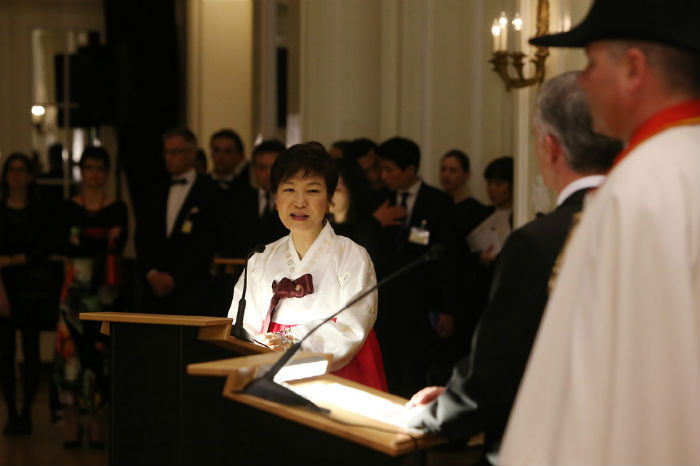 President Park Geun-hye (center) speaks during the state banquet. (Photo: Cheong Wa Dae)