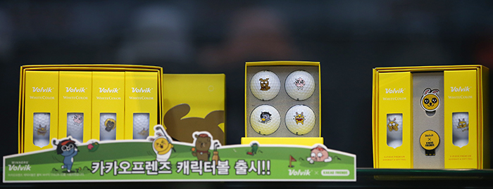 Some popular Volvik golf balls are branded with Kakao Friends cartoon characters. These balls are particularly popular among female golfers.