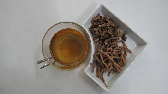<i>Wonji</i> & <i>seokchangpo</i> tea, and dried <i>seokchangpo</i> and <i>wonji</i> root (image courtesy of the Rural Development Administration)