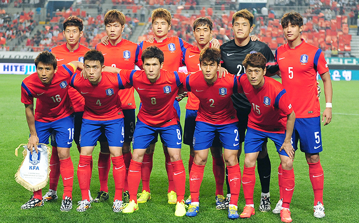 Korean national soccer players pose for a photo prior to the friendly match with Tunisia on May 29. (photo: Jeon So-hyang, Ministry of Culture, Sports and Tourism)