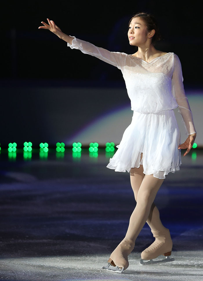 Kim Yu-na stages her new gala program “Imagine” on the ice (photo: Yonhap News).