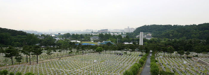 A view of the Seoul National Cemetery. Approximately 54,000 tombs are located in the 141,900 square-meter area.