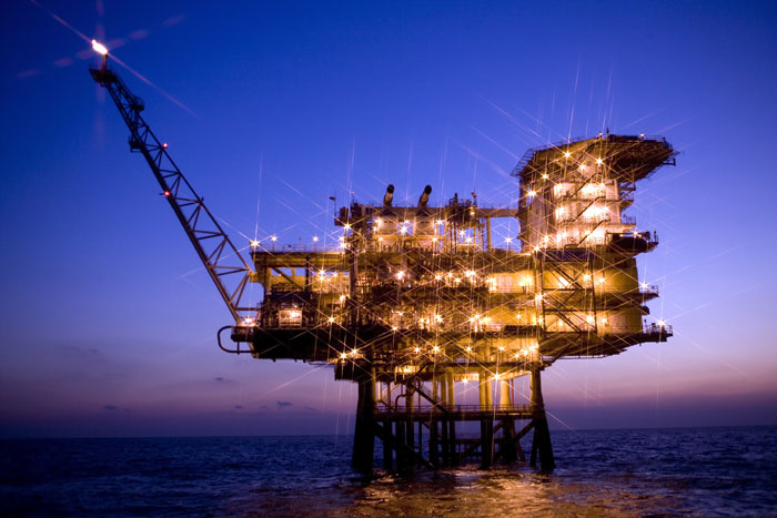 The topside control facility and platform of the Donghae-1 gas field. (photos courtesy of Korea National Oil Corporation)