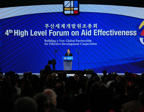 President Lee Myung-bak attends the Korea-Ethiopia Development Experience Sharing Workshop held last July during his state visit to Ethiopia 