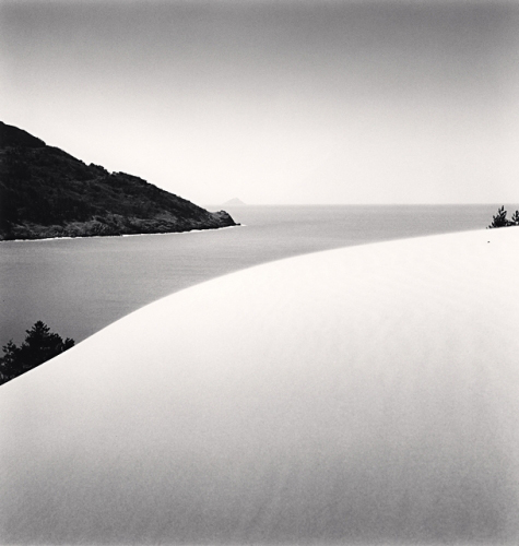 “Sand Dune, Wooi-do, Shinan, South Korea, 2012” (Photo courtesy of the Gallery KONG)