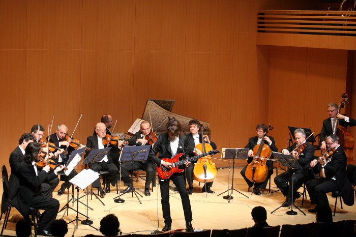 Kim Se-hwang performs with Italian chamber orchestra I Musici in 2012. (photo: courtesy of Kim Se-hwang)