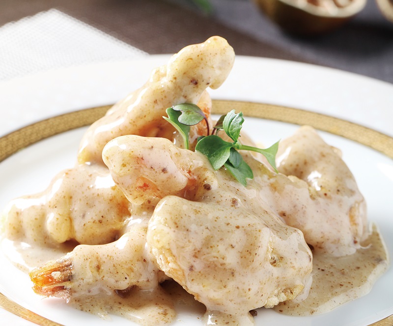 This is lemon cream shrimp shown in a book published in 2016 by the Rural Development Administration's National Institute of Agricultural Sciences to promote startups for edible insects. The shrimp here is made from grinded mealworm.