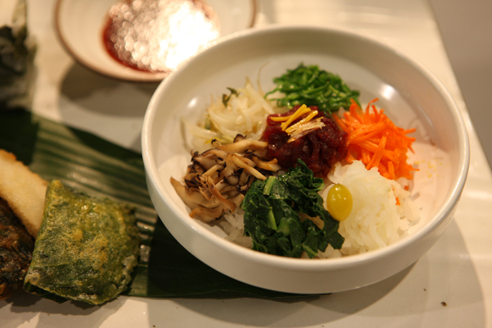  Bibimbap, part of the 'Harmony' menu, boasts five colors. 