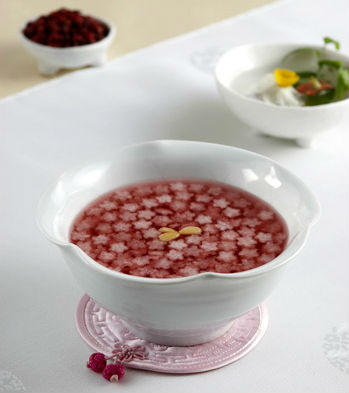 Omija hwachae (photo courtesy of the Institute of Traditional Korean Food).