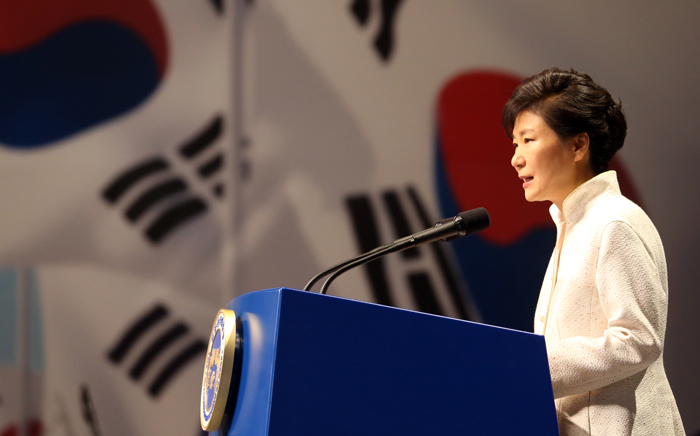  President Park Geun-hye gives the keynote address during the ceremony marking the 69th Liberation Day at the Sejong Center for the Performing Arts on August 15. (photos: Yonhap News) 