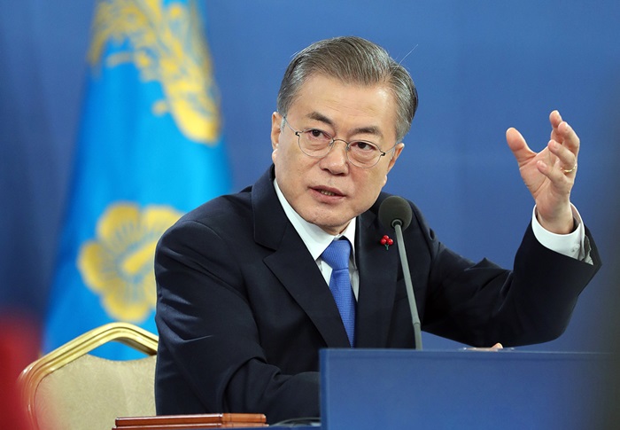 President Moon Jae-in on Jan. 10 speaks in his New Year’s news conference at Cheong Wa Dae.