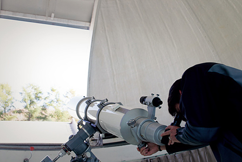 At the Jungmisan Observatory, located nearby Ipo Weir, offers some of best views of the night sky on a clear autumn night (photo: Gonggam Korea).