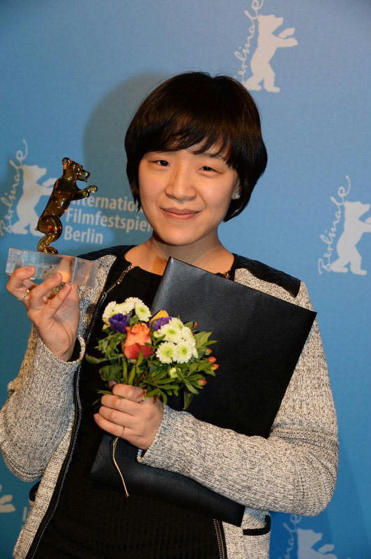  Director Yoon Ga-eun won the Crystal Bear for Best Short Film in the Generation Kplus category for “Sprout.” (photo courtesy of the Berlin International Film Festival) 